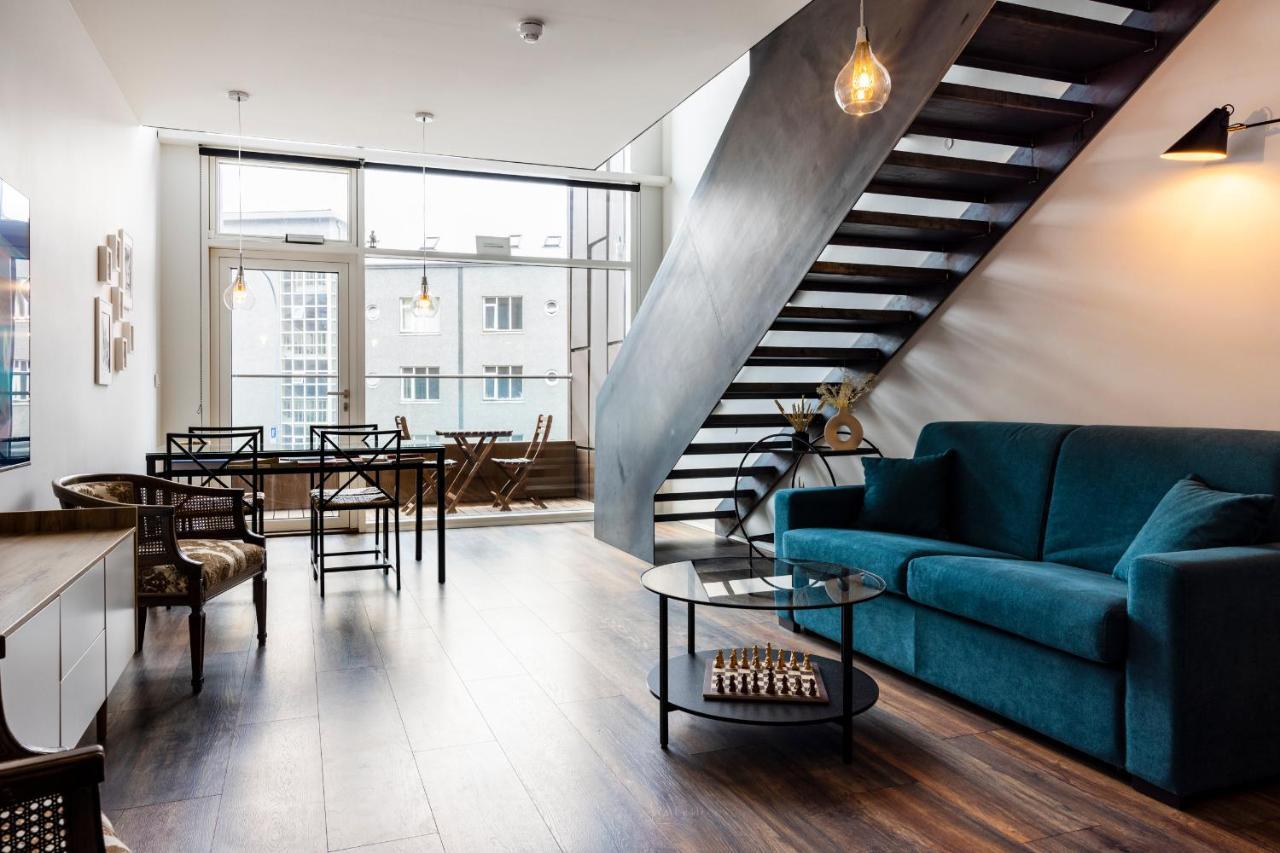 Loft-Style Duplex With Balcony In Downtown Reykjavik Appartement Buitenkant foto