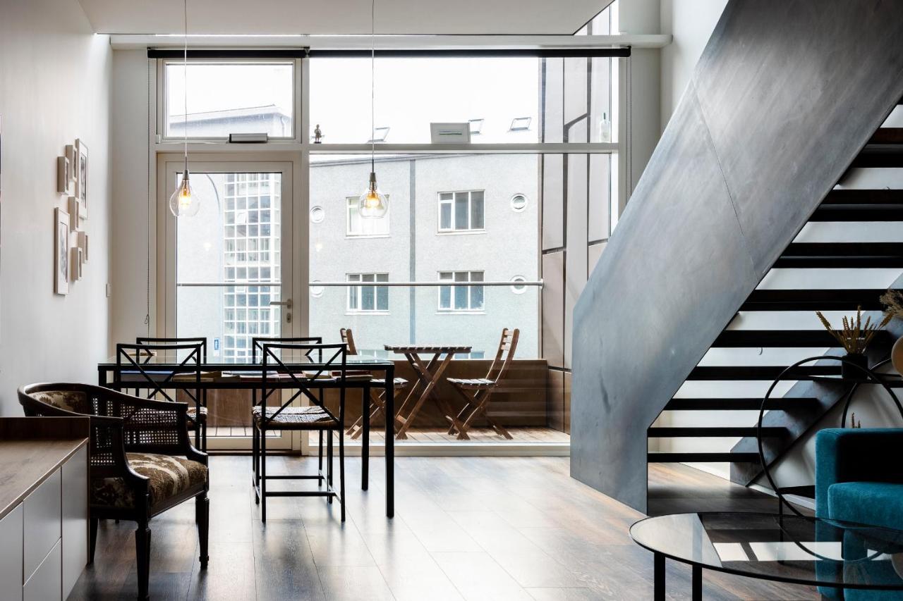 Loft-Style Duplex With Balcony In Downtown Reykjavik Appartement Buitenkant foto