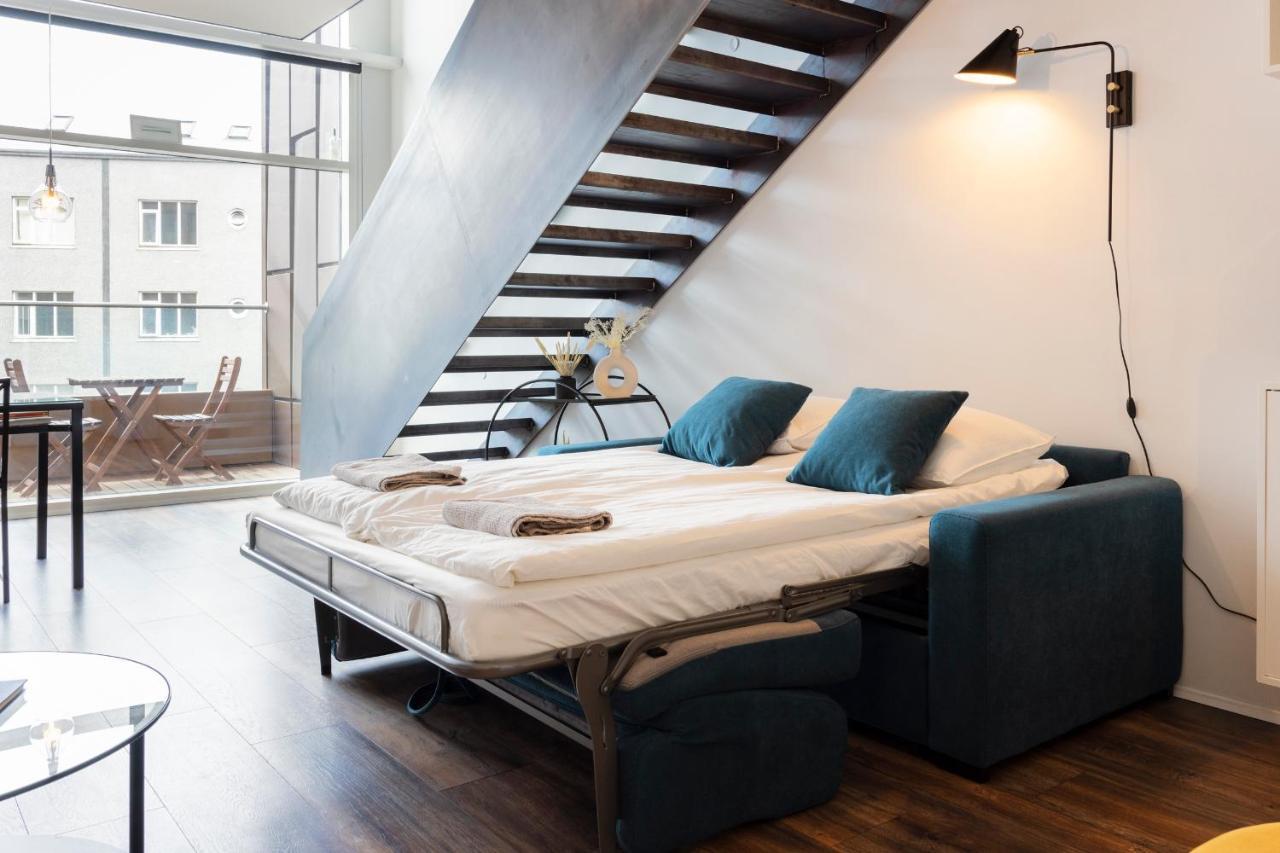 Loft-Style Duplex With Balcony In Downtown Reykjavik Appartement Buitenkant foto